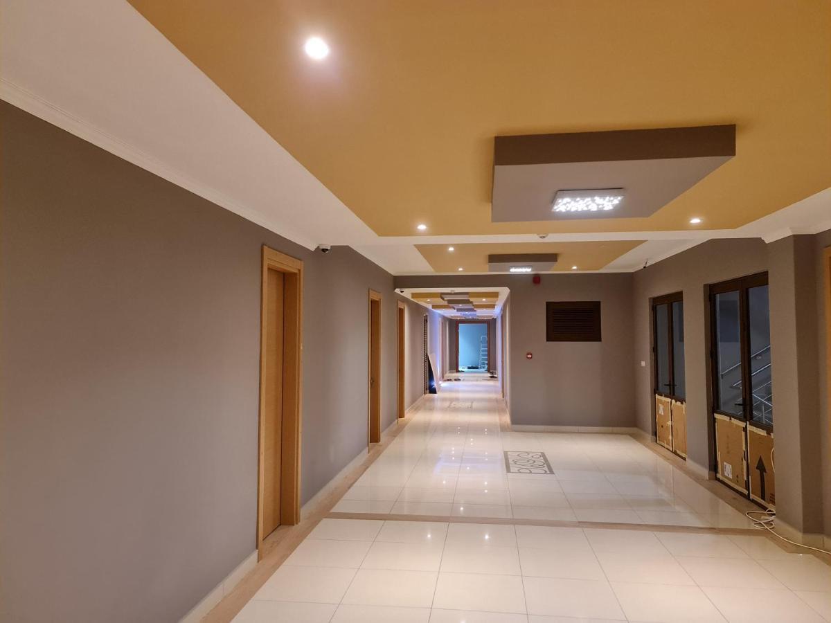 Royale Suites By Arc Royal Luxury Apts 安塞罗亚莱 外观 照片