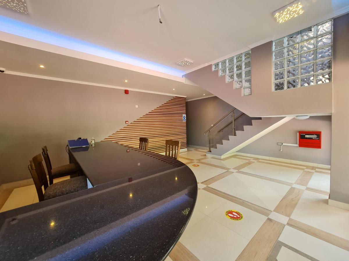 Royale Suites By Arc Royal Luxury Apts 安塞罗亚莱 外观 照片