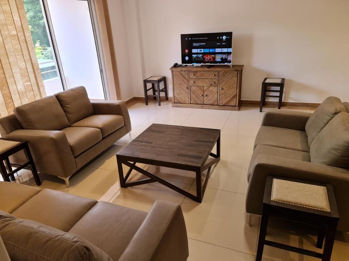 Royale Suites By Arc Royal Luxury Apts 安塞罗亚莱 外观 照片