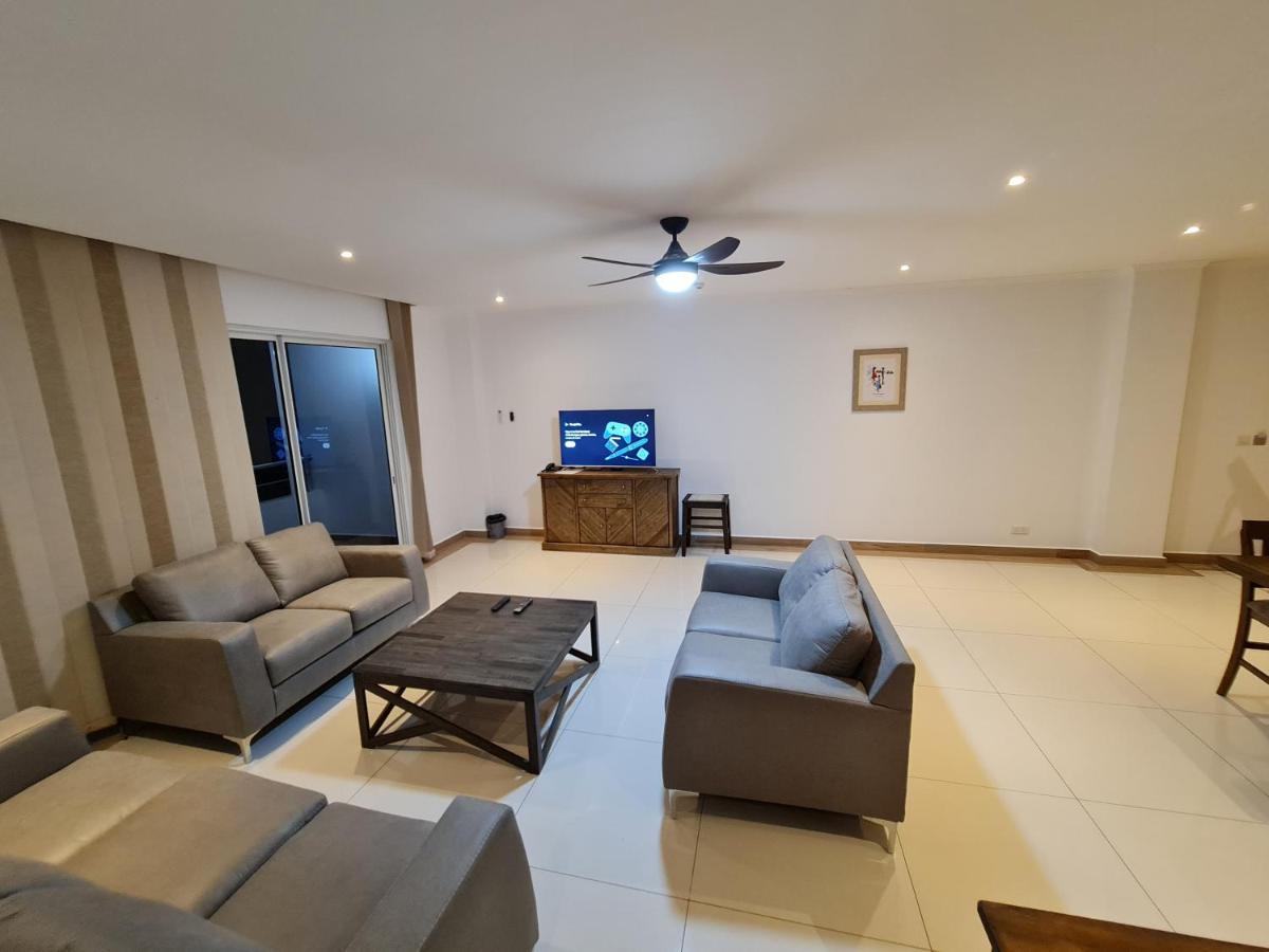 Royale Suites By Arc Royal Luxury Apts 安塞罗亚莱 外观 照片