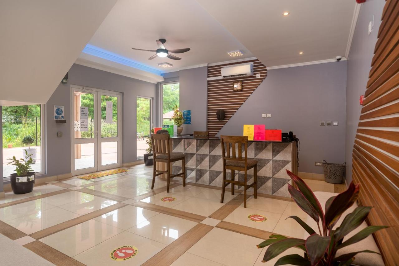 Royale Suites By Arc Royal Luxury Apts 安塞罗亚莱 外观 照片