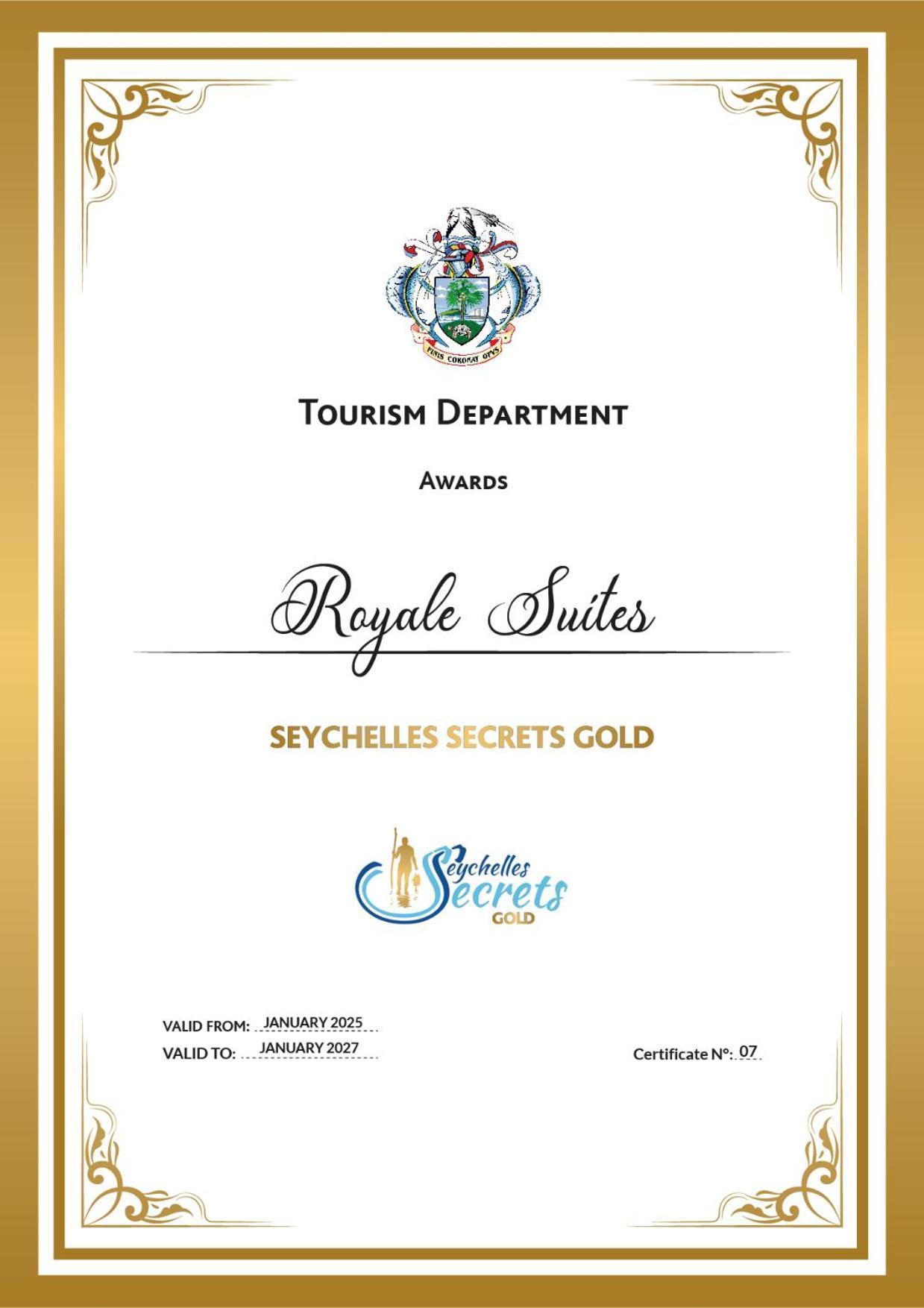 Royale Suites By Arc Royal Luxury Apts 安塞罗亚莱 外观 照片
